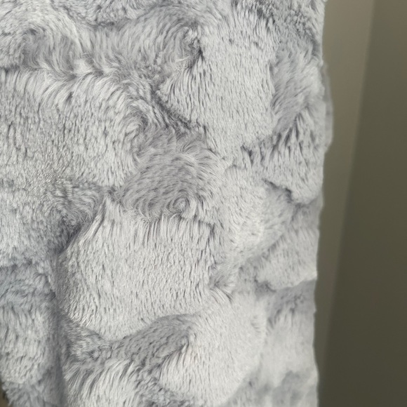 SADIE & SAGE ladies vest. Bag 12 - Picture 4 of 7